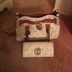 Michael kors wallet!